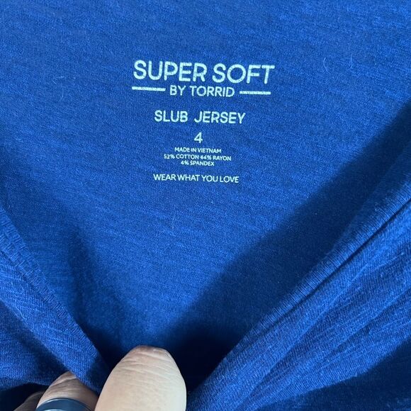 Torrid Womens Navy and Cream Slub Jersey Raglan Blouse 0637 - Picture 4 of 9